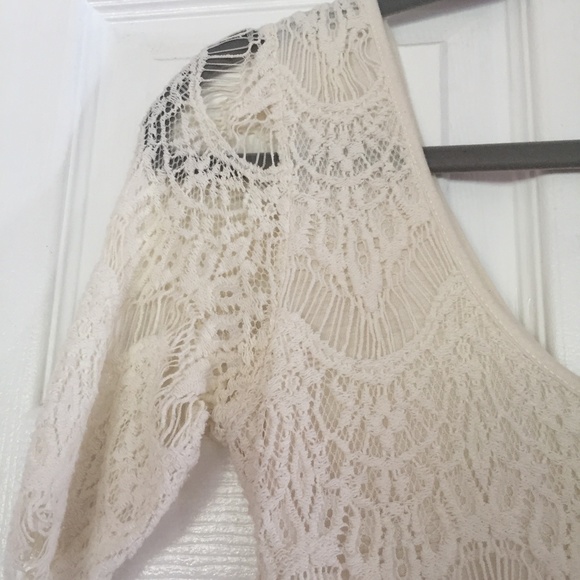 ***SOLD***Pins & Needles Cream Lace Dress - Picture 5 of 6